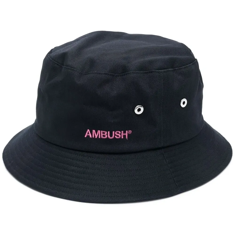 панама с вышитым логотипом