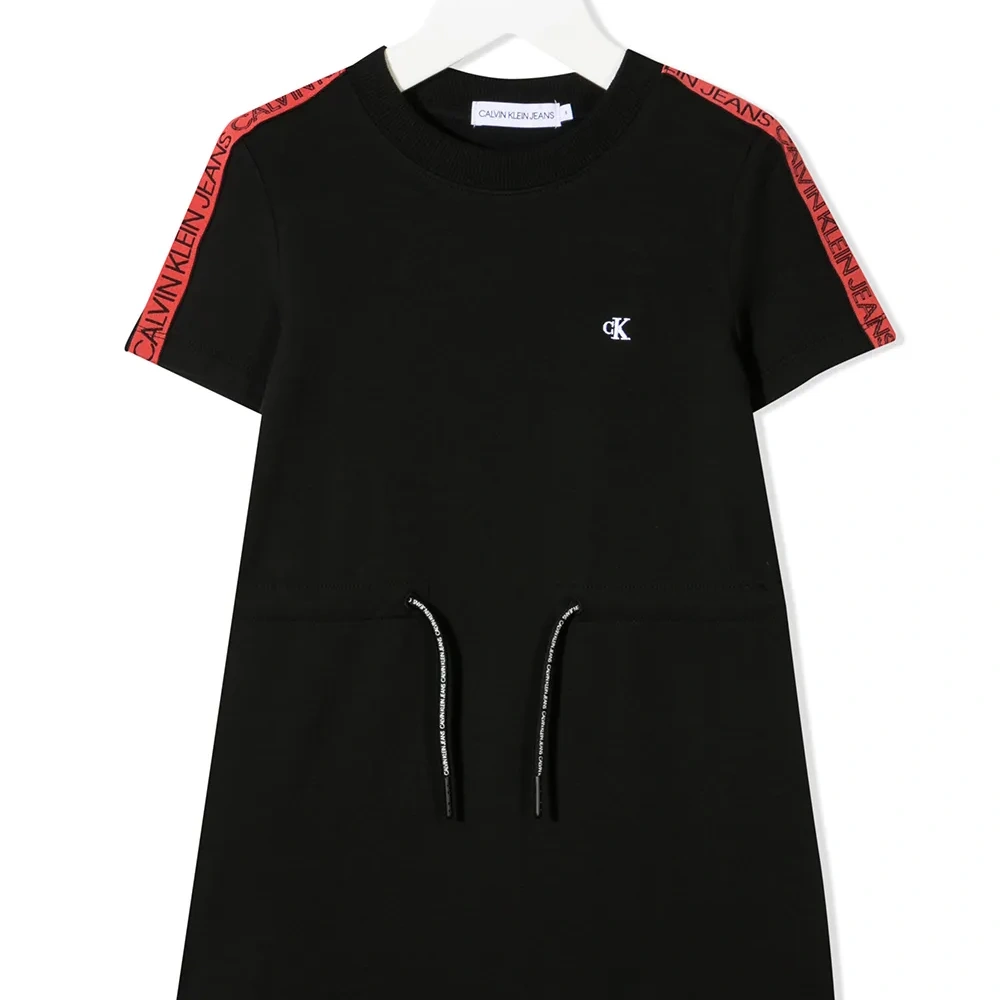 короткое платье с кулиской и логотипом