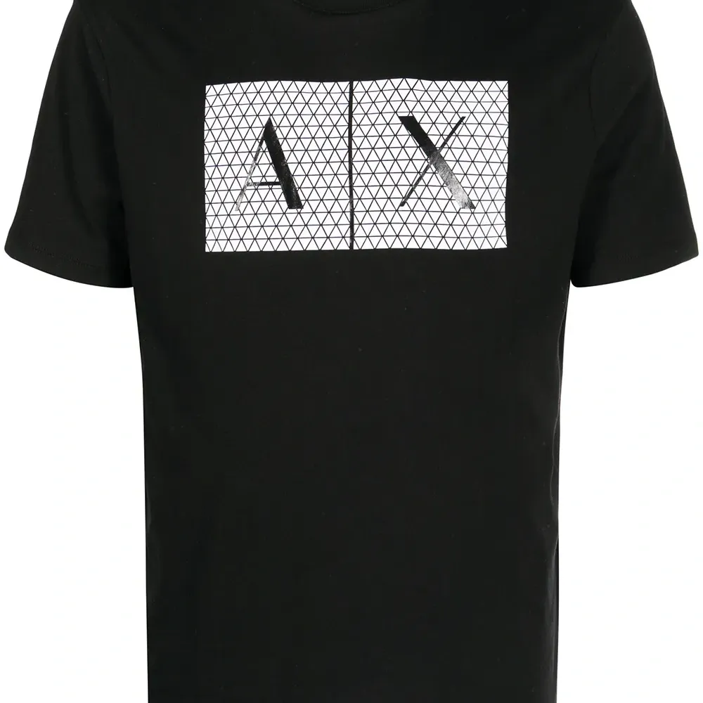 Футболка с логотипом