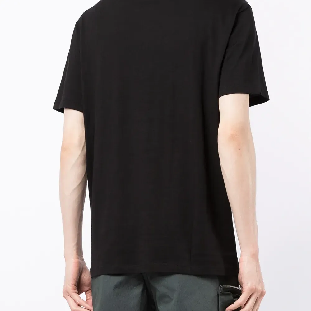 Футболка с логотипом