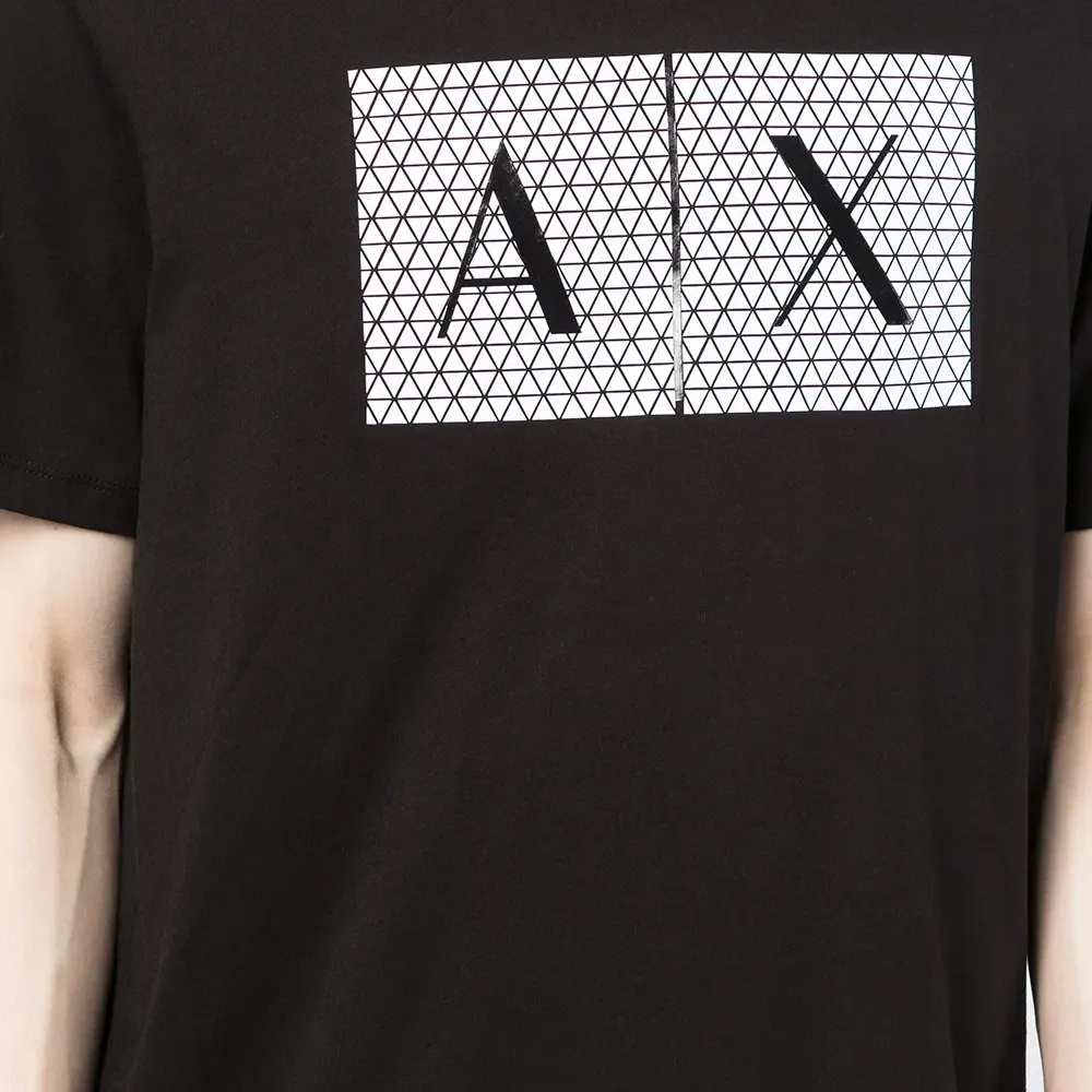 Футболка с логотипом