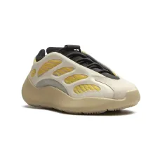 Кроссовки Yeezy 700 V3