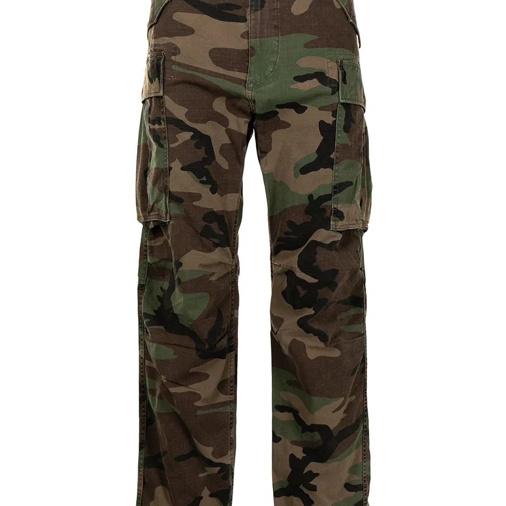 брюки с камуфляжным принтом