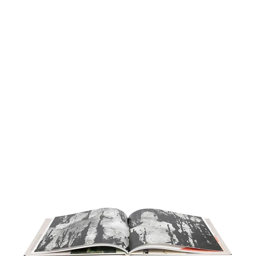 Книга Nate Lowman Never Remember