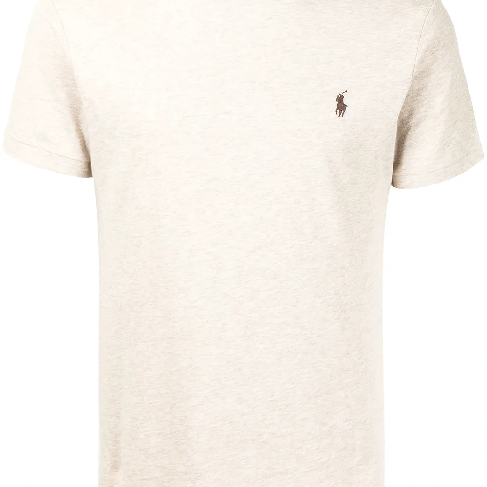 Футболка с вышивкой