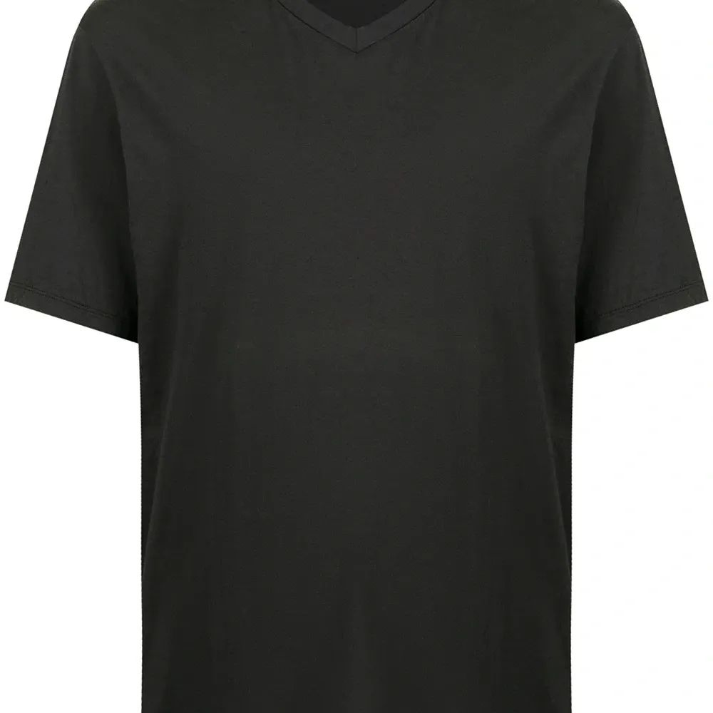 Футболка с V-образным вырезом