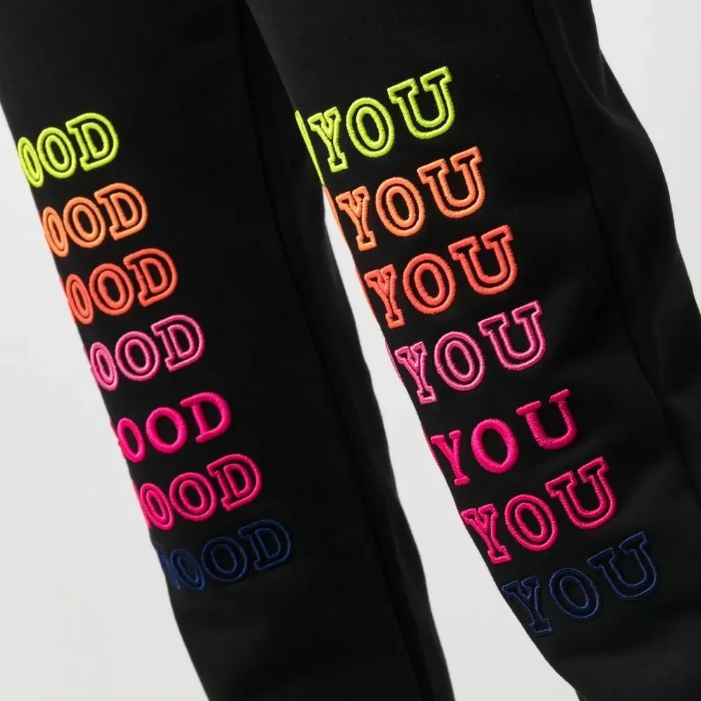 спортивные брюки с кулиской и надписью