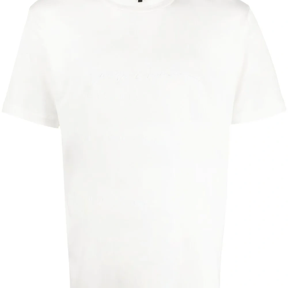 Футболка с вышитым логотипом