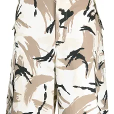 Шорты-бермуды с камуфляжным принтом