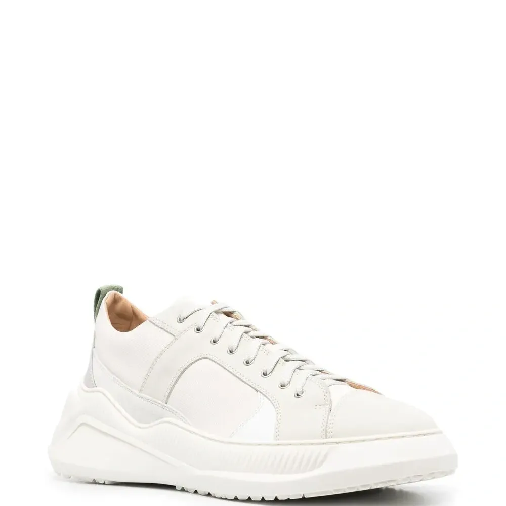 Высокие кроссовки на массивной подошве