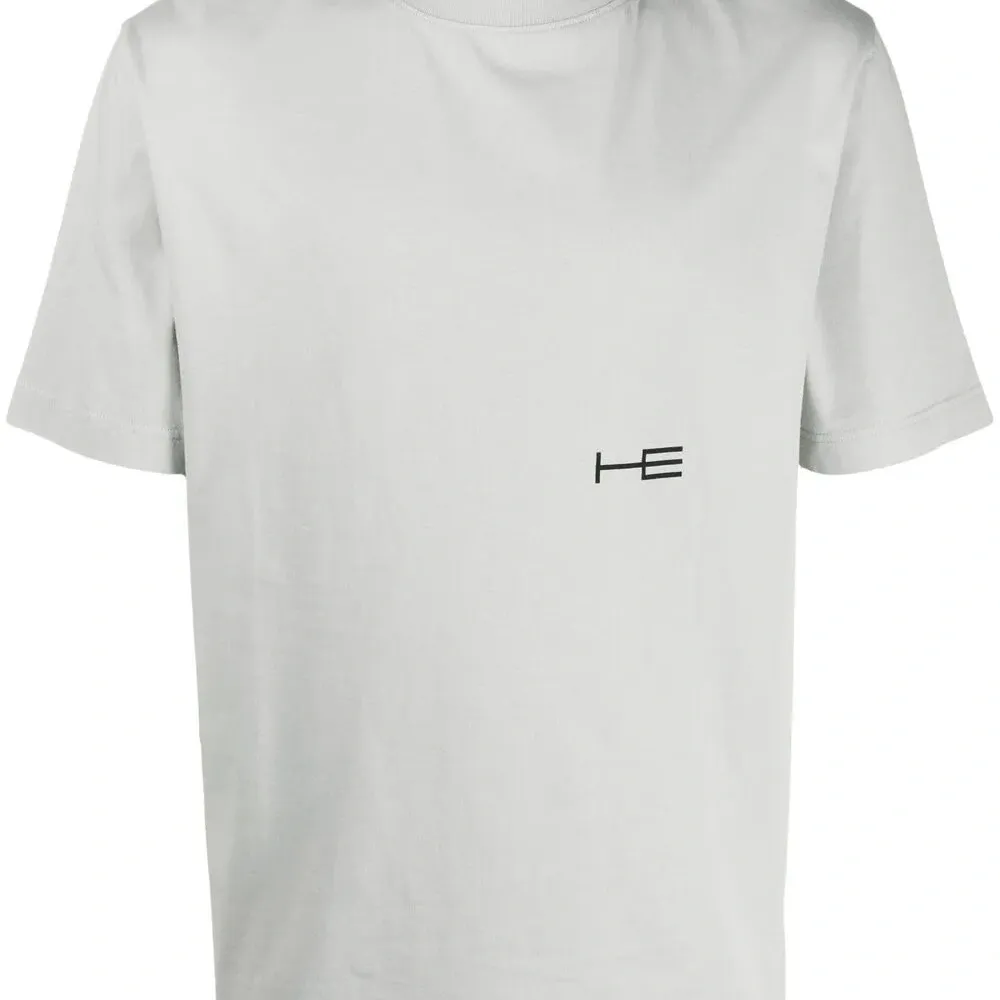 Футболка с логотипом