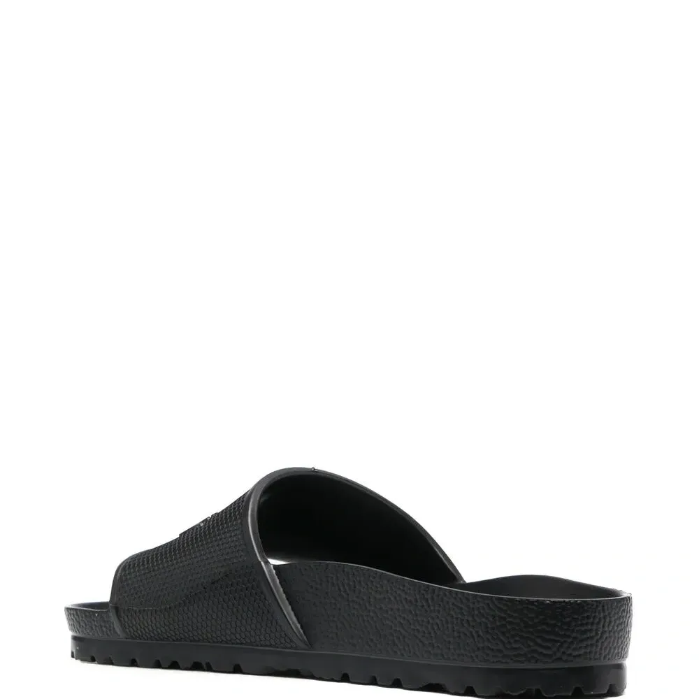 Шлепанцы с тисненым логотипом