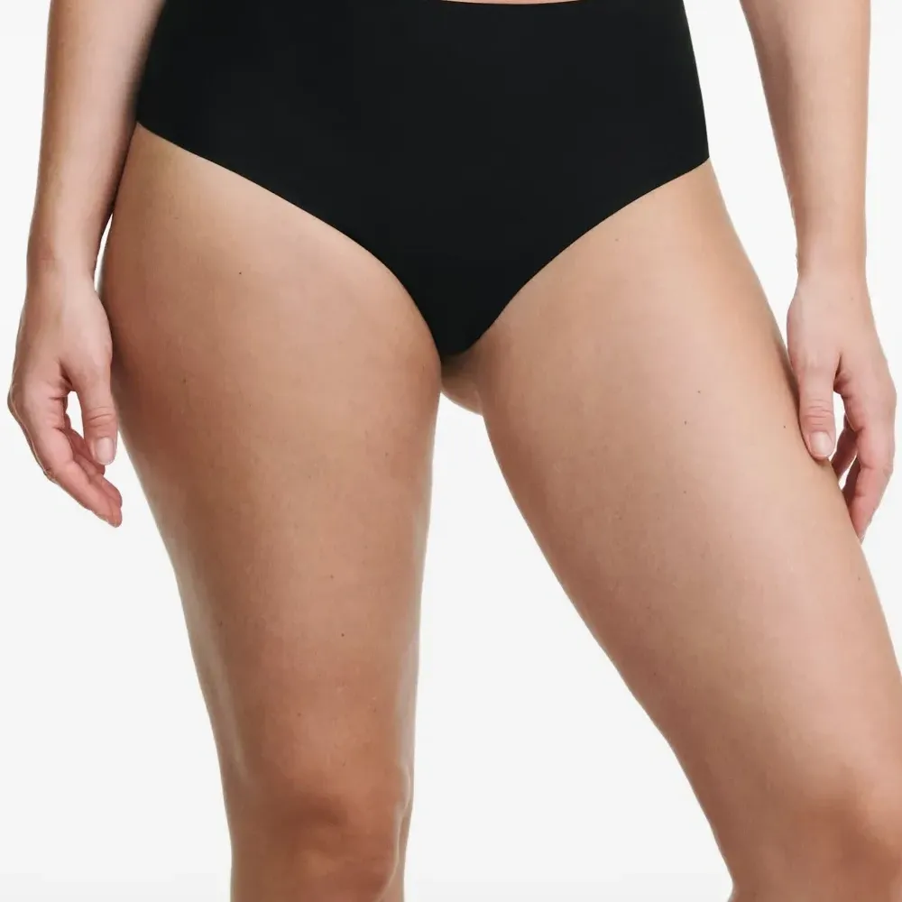 Трусы-брифы с завышенной талией Трусы-брифы с завышенной талией