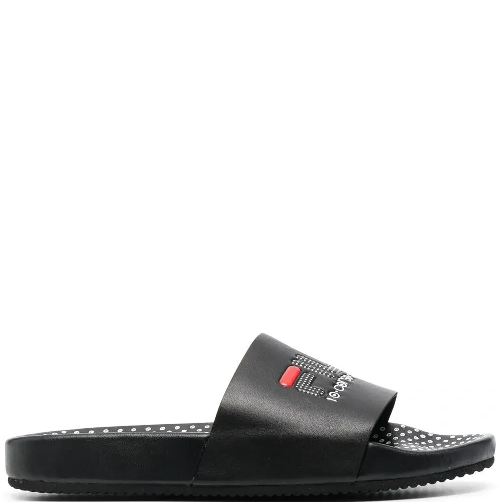 Шлепанцы в горох из коллаборации с Fila