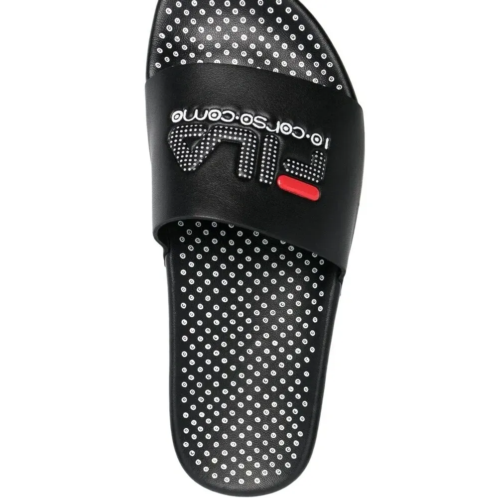 Шлепанцы в горох из коллаборации с Fila