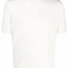 Футболка с заостренным воротником