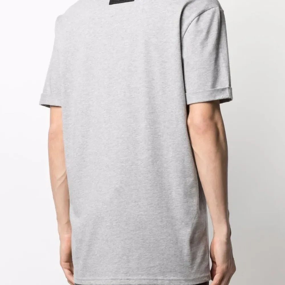 Футболка с вышитым логотипом