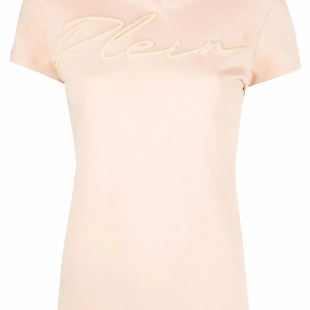 атласная футболка с вышитым логотипом