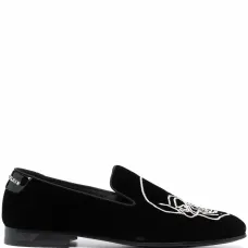 Бархатные лоферы с вышивкой