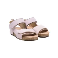 сандалии на липучках