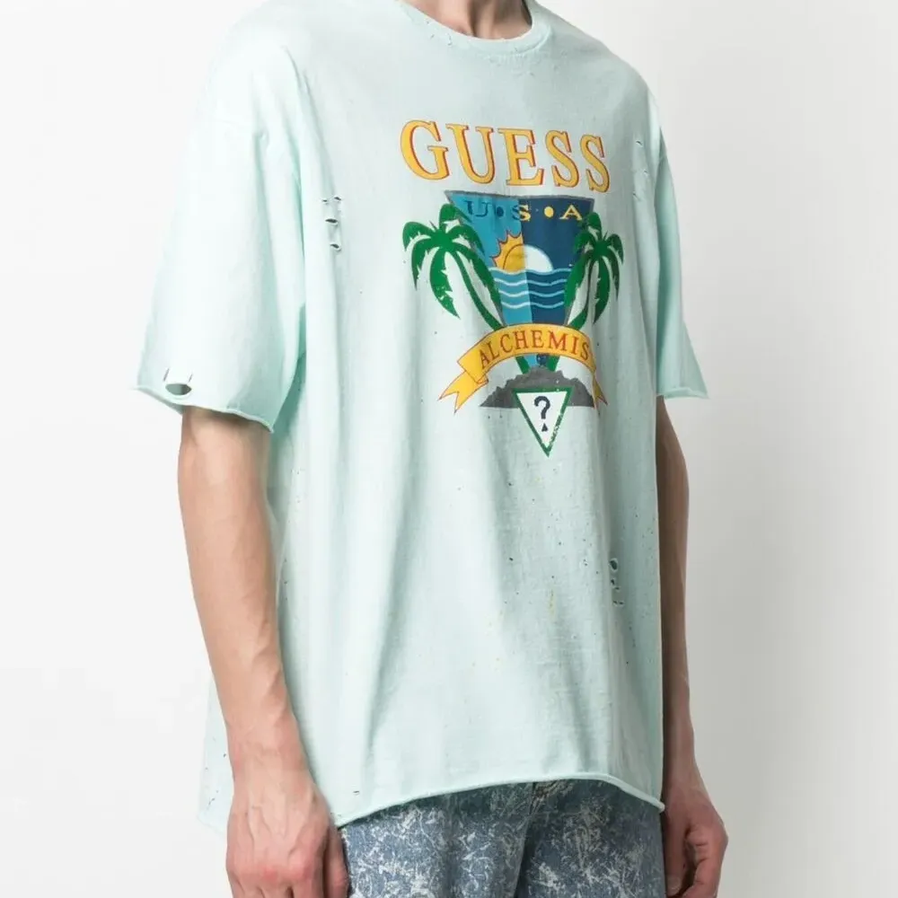 Футболка с принтом и логотипом