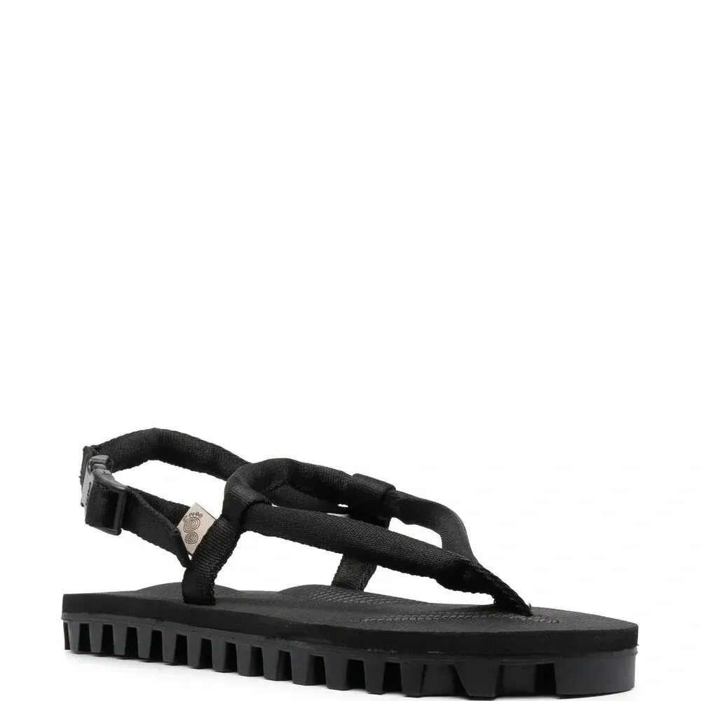 Шлепанцы на рифленой подошве