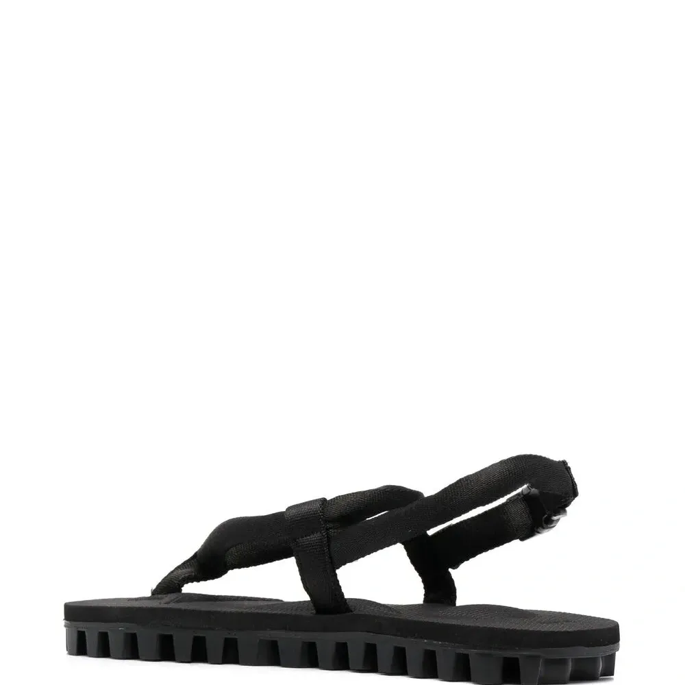 Шлепанцы на рифленой подошве