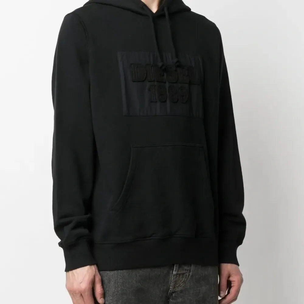 худи с нашивкой-логотипом