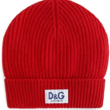 Шапка бини в рубчик с нашивкой-логотипом