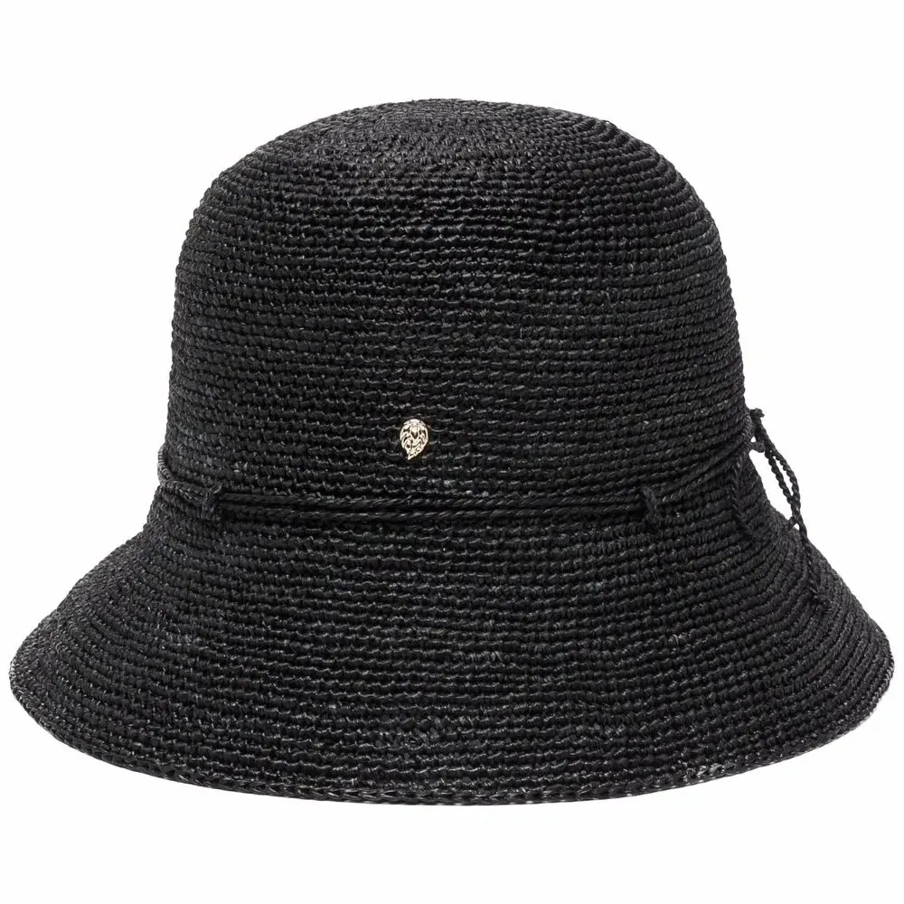 Плетеная панама