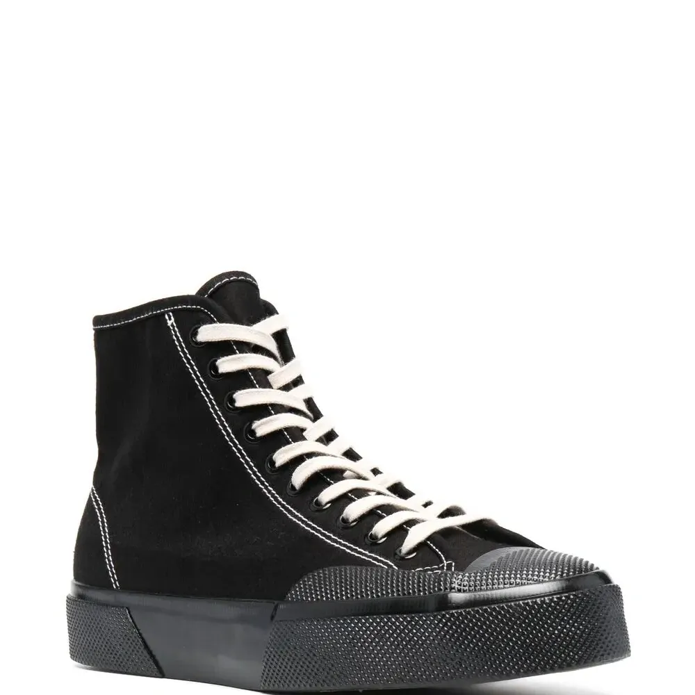 высокие кеды на шнуровке