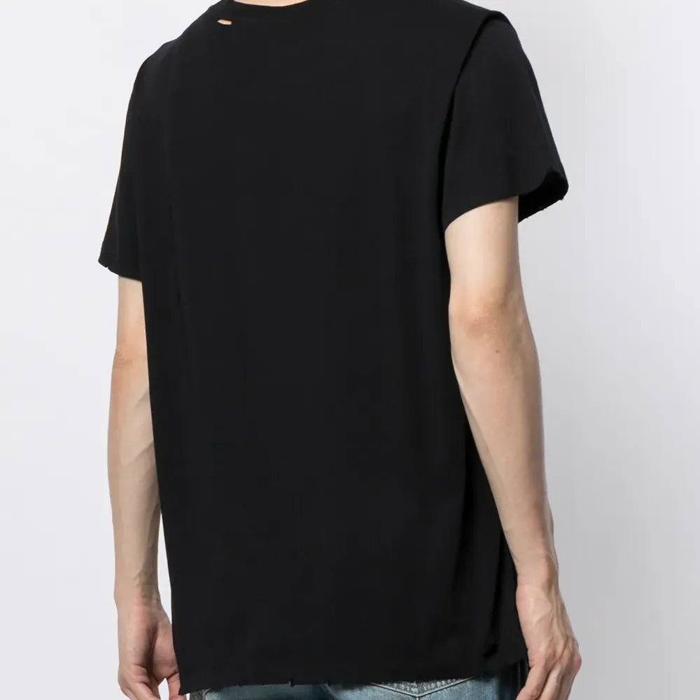 Футболка с вышивкой