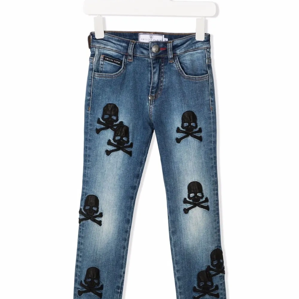 прямые джинсы с вышивкой