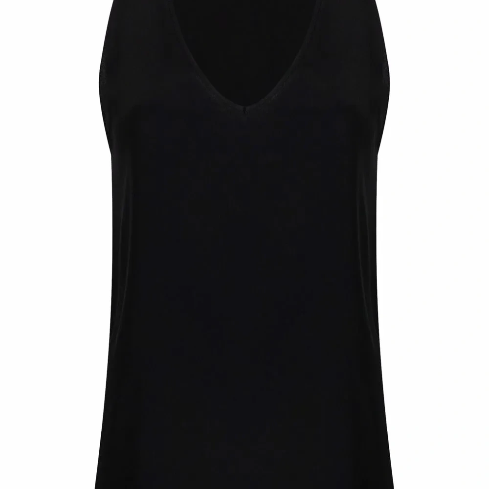 топ с V-образным вырезом