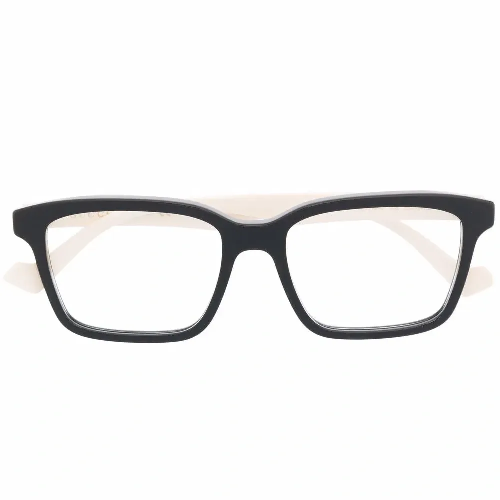 очки в прямоугольной оправе