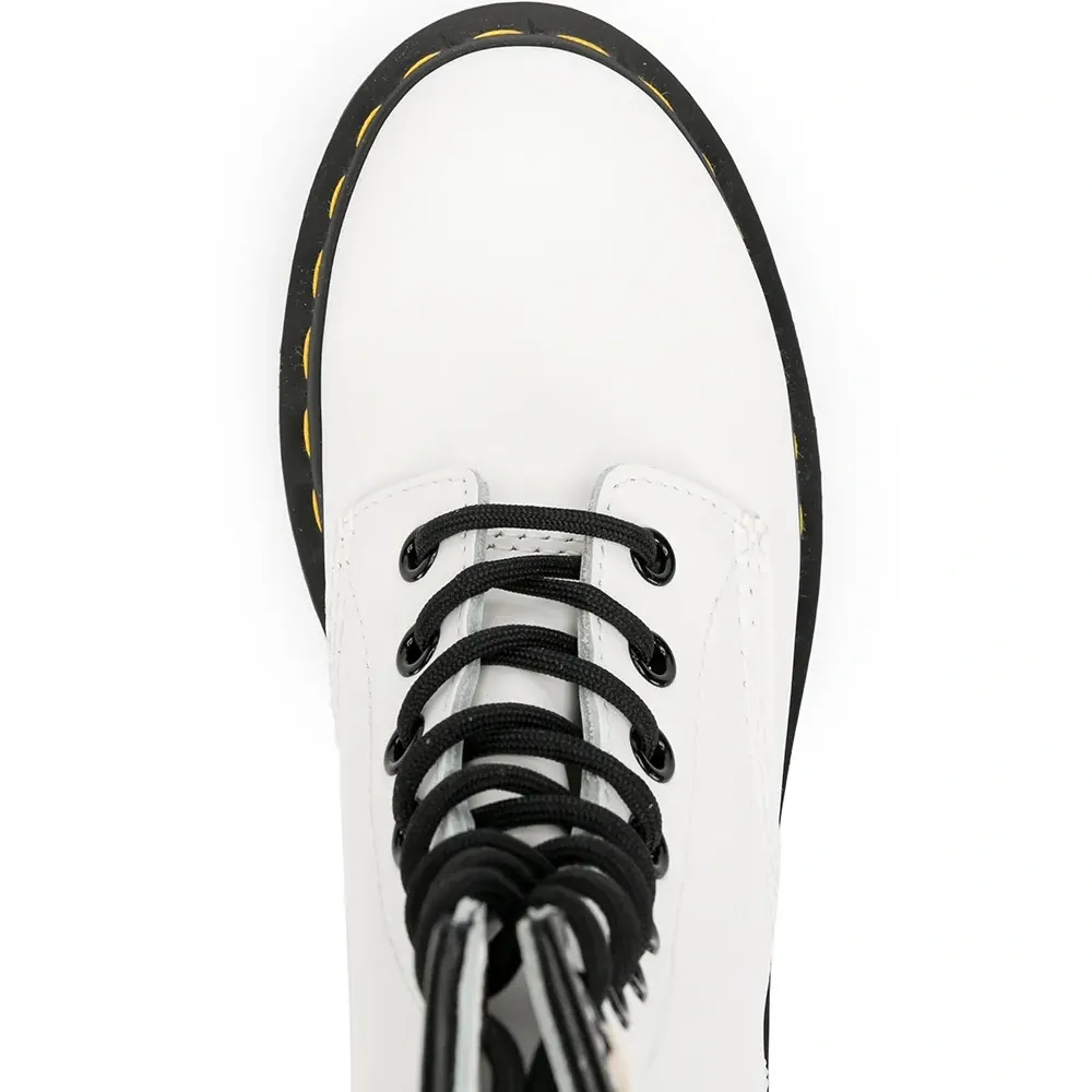 Ботинки на шнуровке