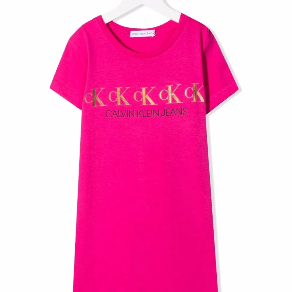 платье-футболка с логотипом