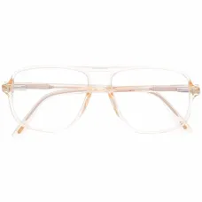 Очки в квадратной оправе