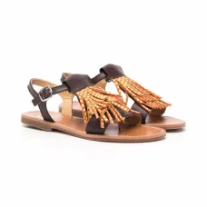 сандалии с кисточками