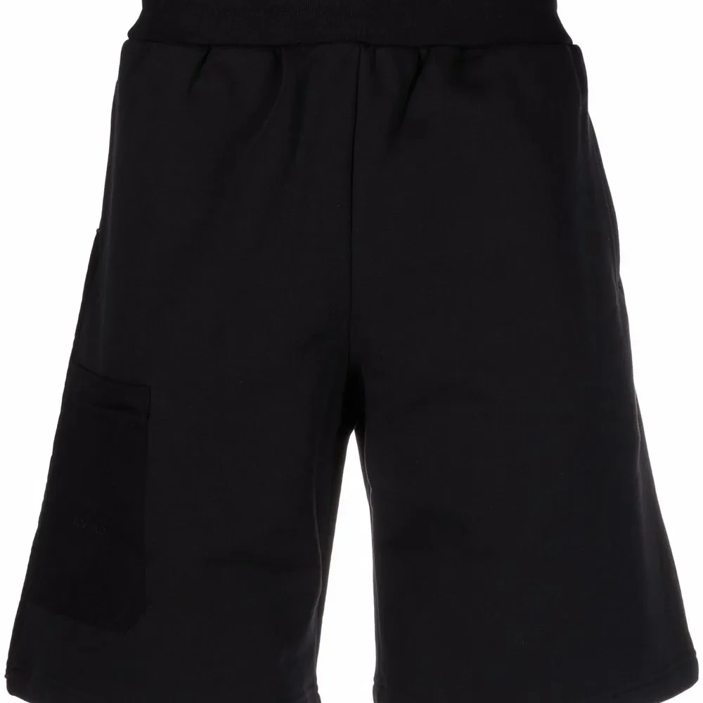 шорты с вышитым логотипом