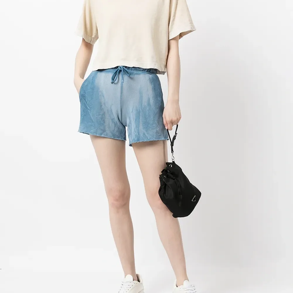 Спортивные шорты с необработанным краем