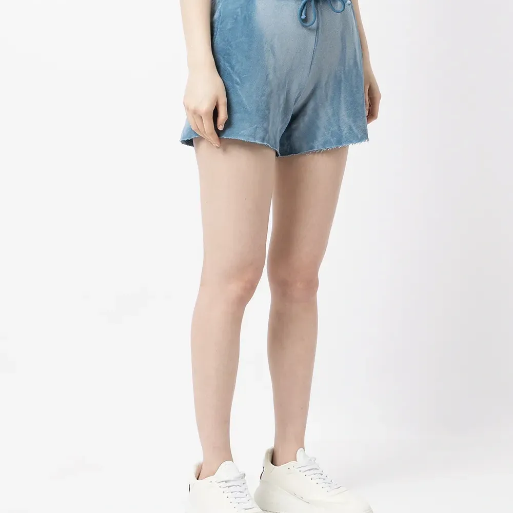 Спортивные шорты с необработанным краем