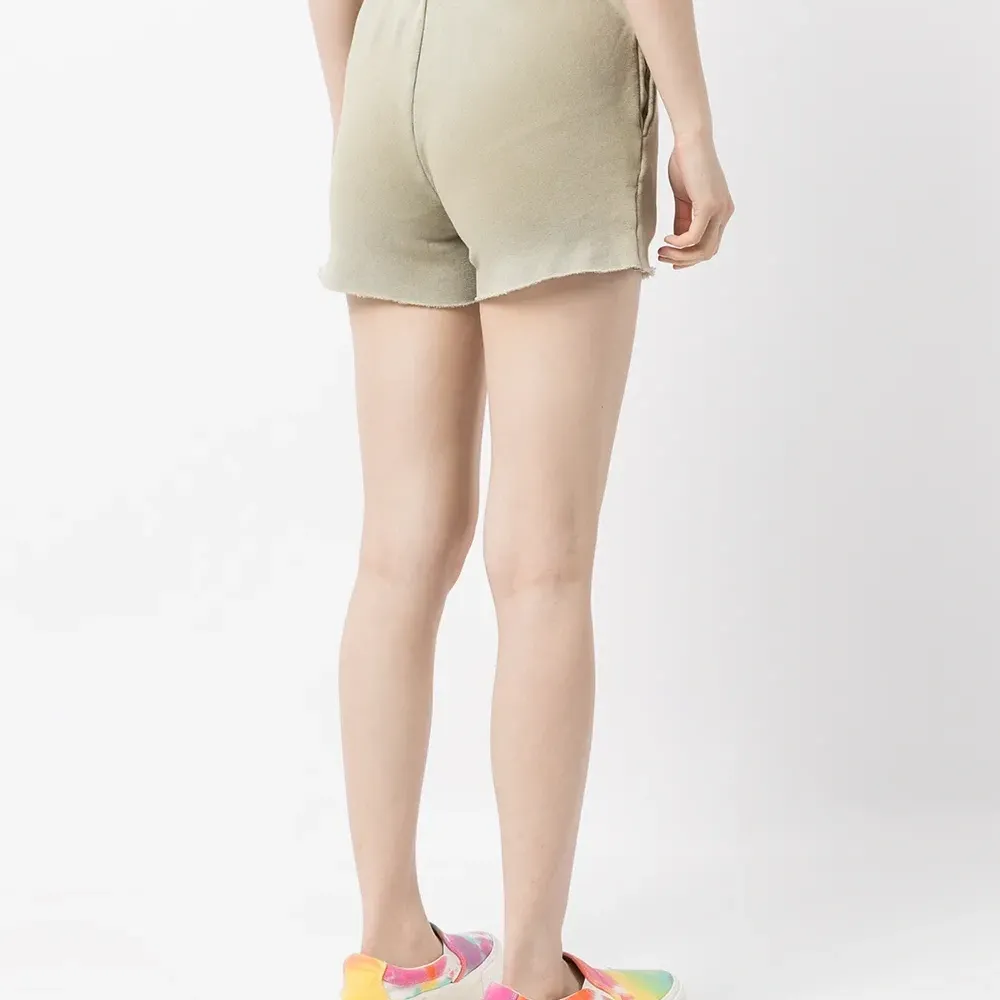 Спортивные шорты с необработанным краем