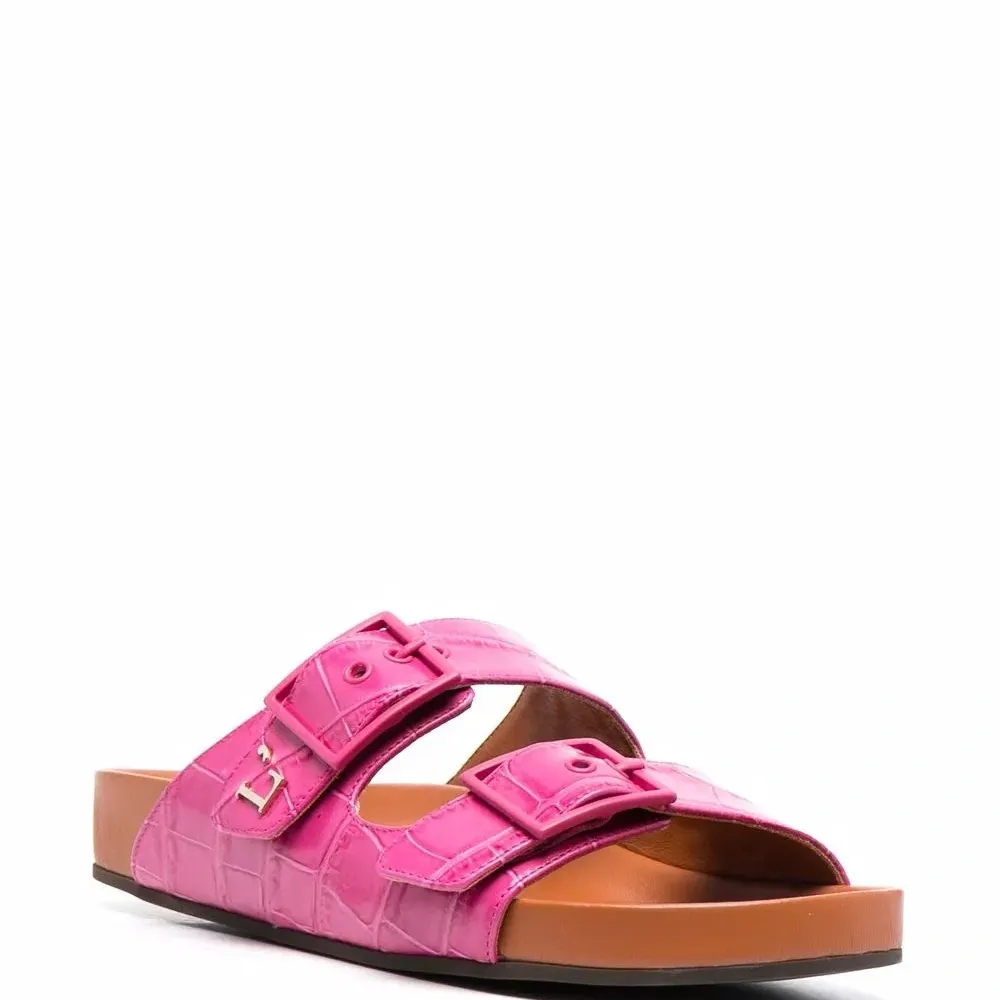 сандалии с тиснением под крокодила