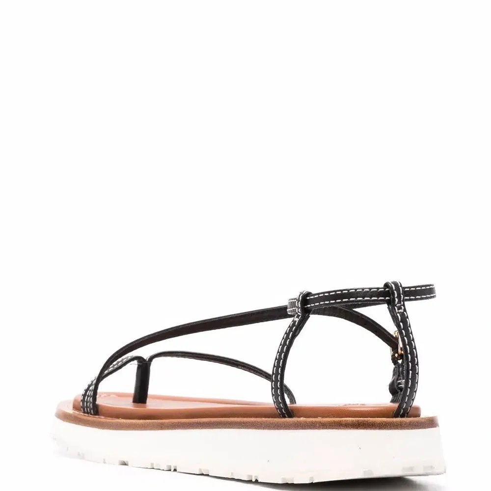 Сандалии с ремешками