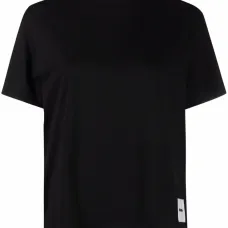 Футболка с нашивкой-логотипом