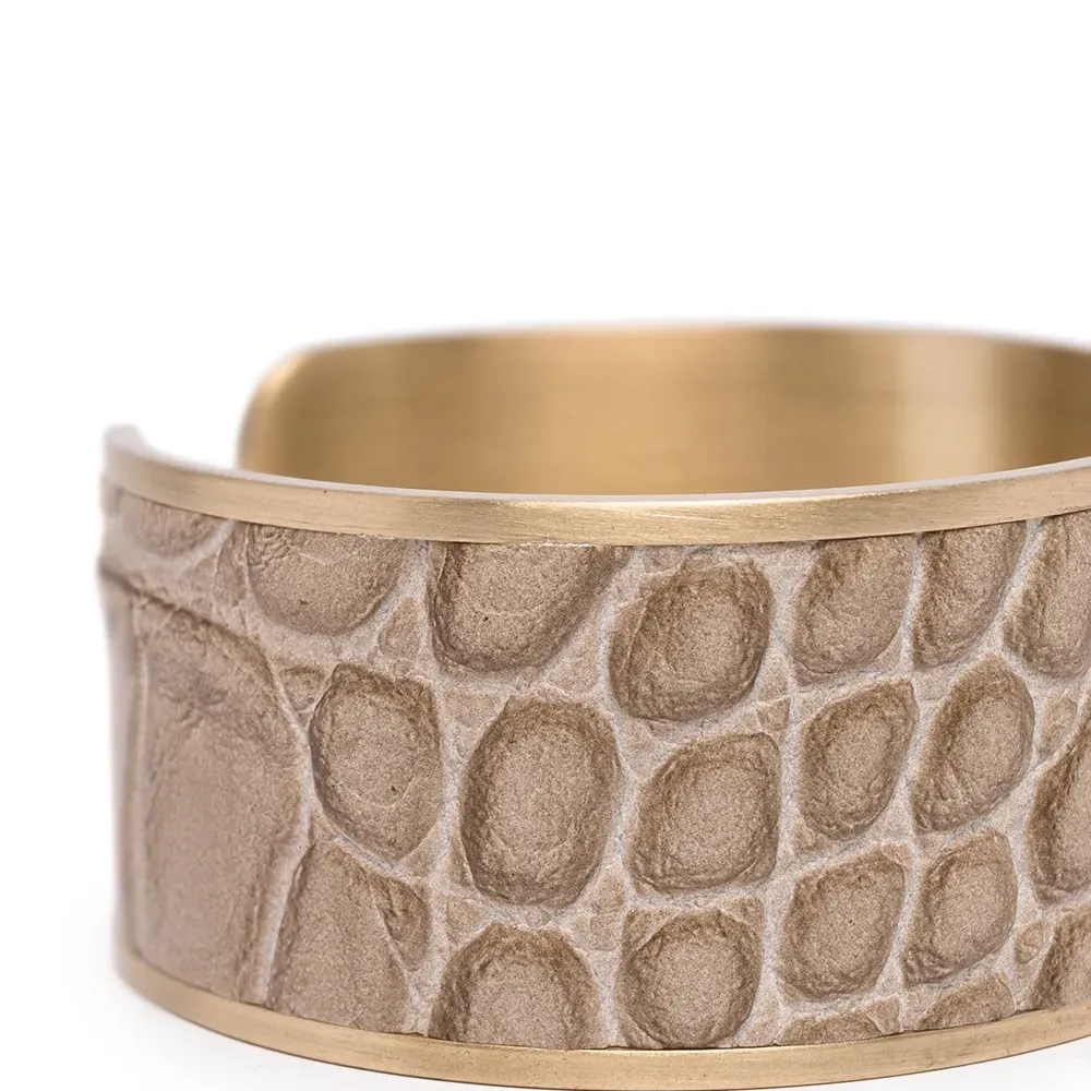 кольцо для салфетки с тиснением под крокодила