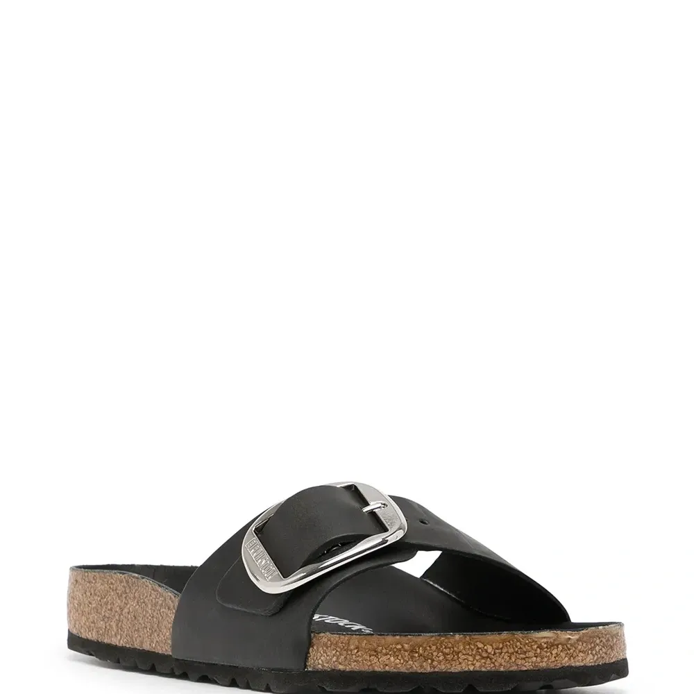 Сандалии Madrid с крупной пряжкой Сандалии Madrid с крупной пряжкой