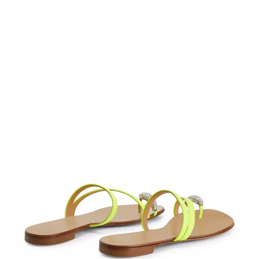 Сандалии Hillary с кристаллами