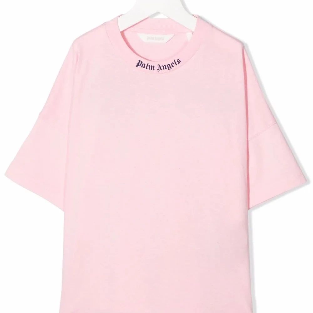 Футболка с логотипом